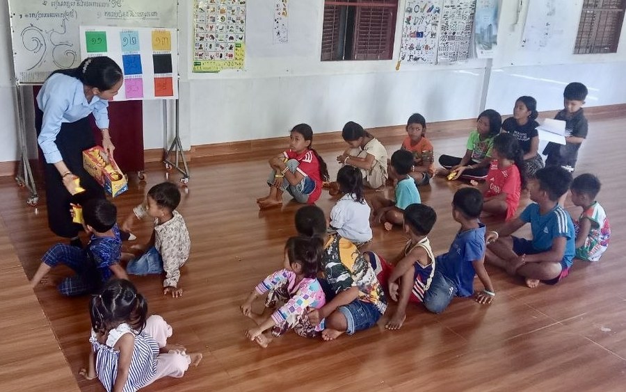 Children gathered together for a lesson at the Chhuk Learning Centre